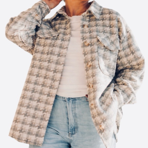 Sadie & Sage Jackets & Blazers - Sadie & Sage Lesley Gray and Cream Houndstooth Shacket